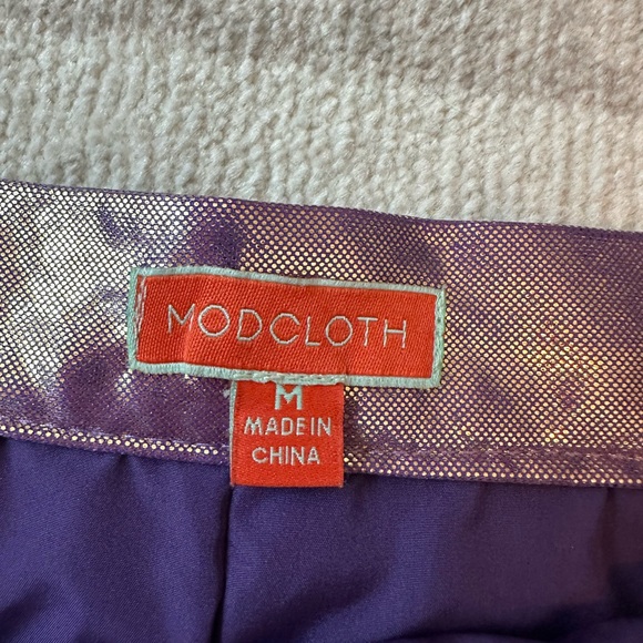 Modcloth Metallic Gold Pleated Skirt (Size M) - Picture 6 of 8